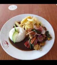 Pollo Saltado